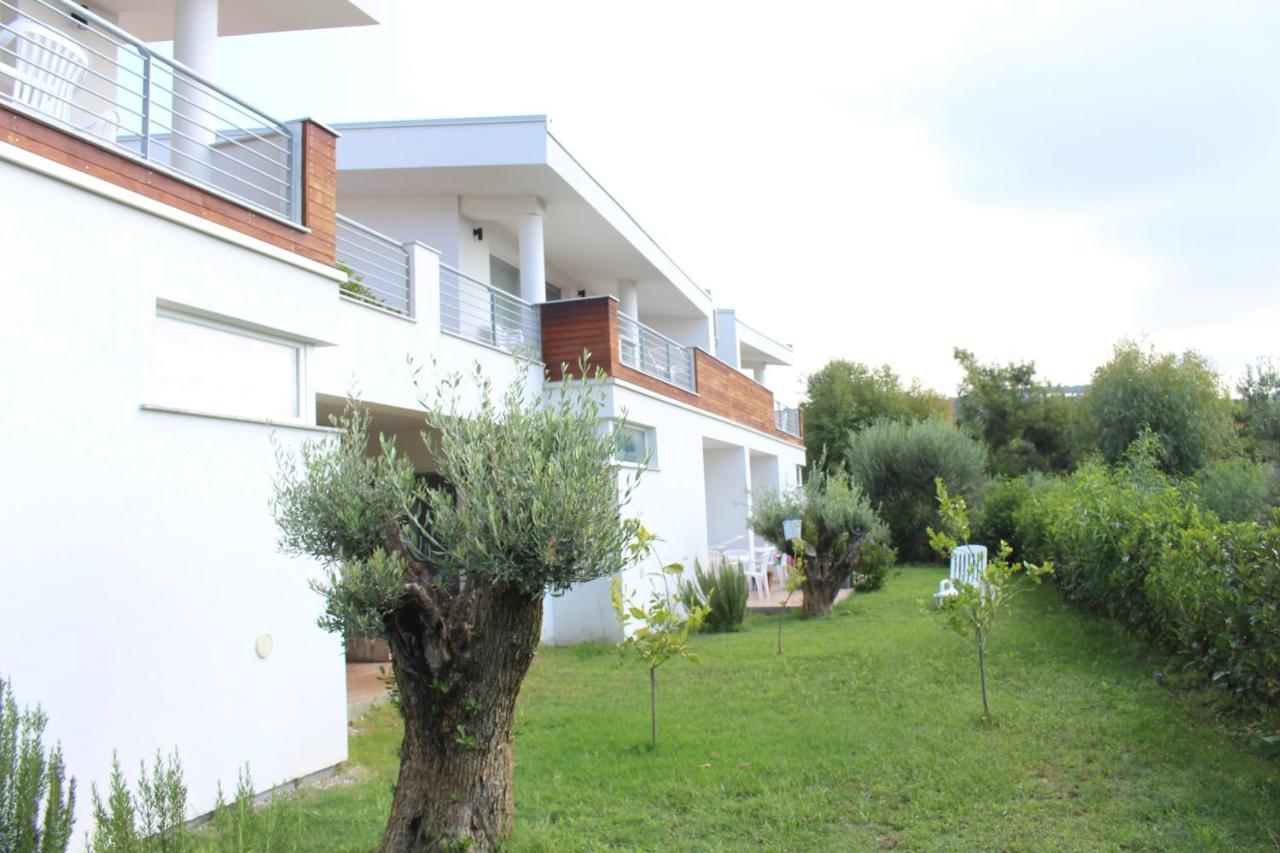 Residence Hotel La Taverna Capo Vaticano Exterior foto